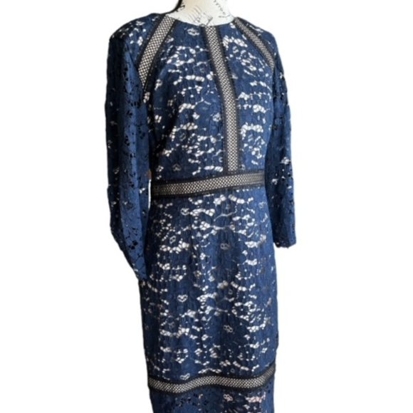 Vince Camuto - Picture 1 of 7